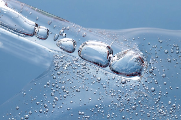 Kwas Hialuronowy: Co Go Niszczy i Jak Chronić Skórę?