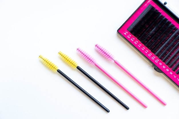 Laminacja rzęs: Ile kosztuje i co wpływa na cenę?