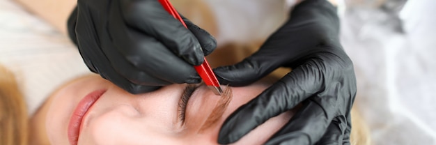 Ile kosztuje makijaż permanentny brwi? Ceny i porady