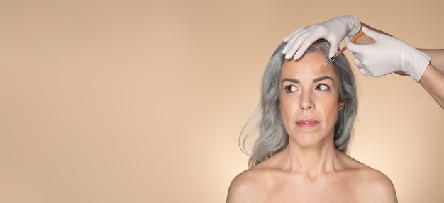 Jak odmłodzić twarz? Sprawdzone metody i domowe sposoby