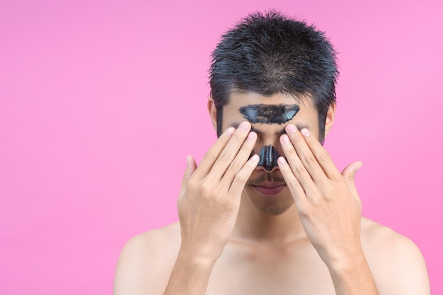 Jak usunąć wągry z nosa? Skuteczne domowe sposoby